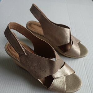 Hushpuppies Metallic Gold CrissCross Leather Wedge Sandals 2.5"Heels Size 9M